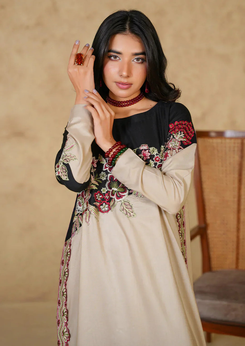 ZEENAT EMB SET - Desi Rang